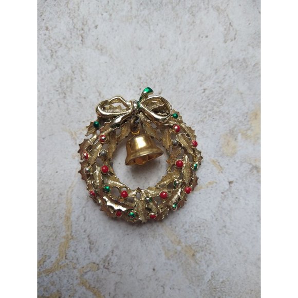 Vintage Wreath Bell Pin Brooch Christmas Gold Tone Estate Jewelry - Picture 5 of 8